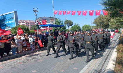 Edremitte 30 Ağustos Zafer Bayramının 102. yıl dönümü törenlerle kutlandı