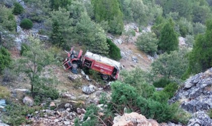 Emette orman yangınından dönen arazöz takla attı: 2 yaralı