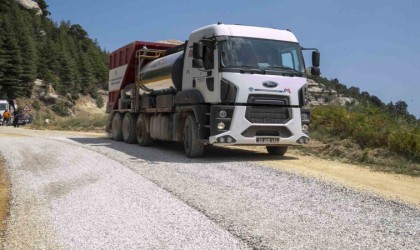 Erdemlide İçmeler mevkinin yolu yapıldı