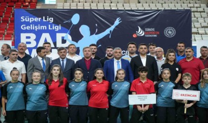 Erzincanda Badminton Süper Ligi ve Gelişim Ligi müsabakaları başladı