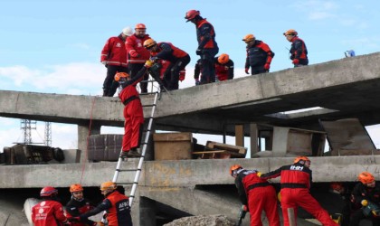 Erzincanda Bingöl Bölge Düzeyi Deprem Tatbikatının provası yapıldı