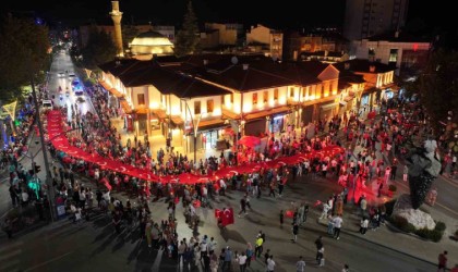 Ispartalılar, Zafer Bayramının 102nci yılında tek yürek oldu