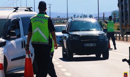 Jandarma yol kontrollerinde 468 kişiyi yakaladı