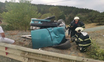 Kastamonuda otomobil takla attı: 2 yaralı