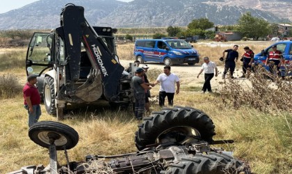 Kırkağaçta traktör şarampole devrildi: 1 ölü