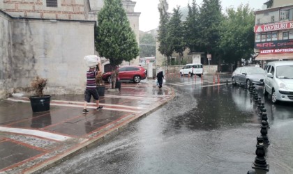 Kırklarelinde sağanak etkili oldu