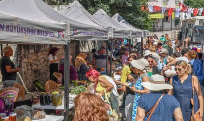 Kırsal Mahalle Buluşmaları ile kadınlar Mersini yeniden keşfediyor