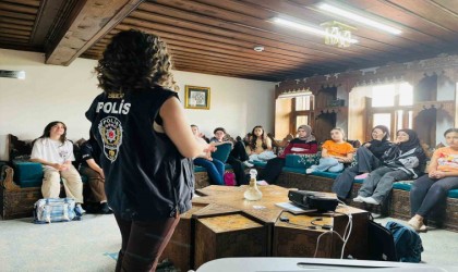 Kütahyada öğrencilere siber güvenlik, teknoloji bağımlılığı eğitimi