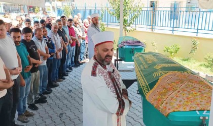 Kütahyada otomobilin çarpması sonucu hayatları kaybeden iki kız kardeş toprağa verildi