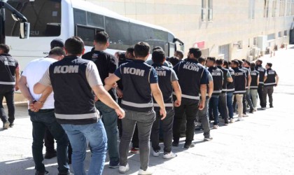 Kuyu-16 operasyonunda yakalanan şüpheliler adliyeye sevk edildi