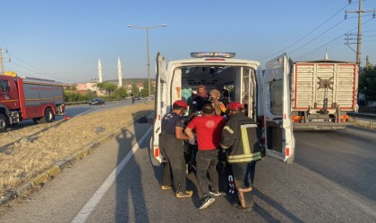 Manisada motosiklet devrildi: 1 yaralı