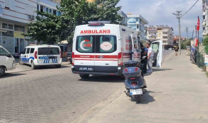 Motosiklet sürücüsü ve yolcu ölümden kılpayı kurtuldu kamyonet sürücüsü firar etti