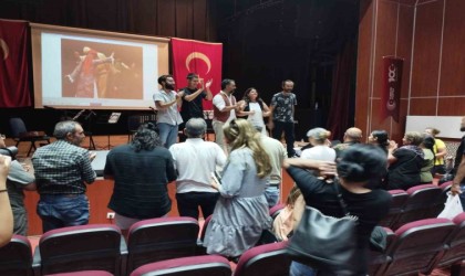 Müzisyen Umut Gündüz eşiyle birlikte Vartoda üç dilli konserini verdi