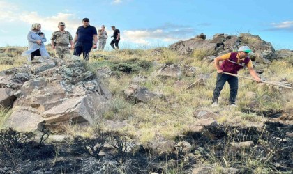 Nemrut Kalderasında örtü yangını çıktı