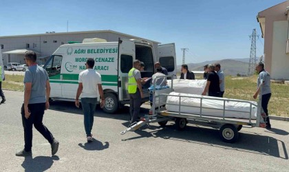 Otobüs kazasında hayatını kaybedenlerin cenazesi defnedilmek üzere Ağrıya getirildi