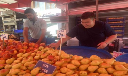 Pazarcı esnafı yazlık meyvelerin satışlarından memnun değil