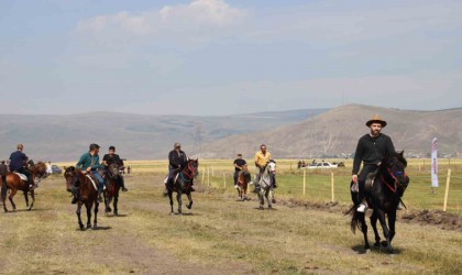 Rahvan At Yarışı final koşuları, sağanak ve dolu sebebiyle ertelendi