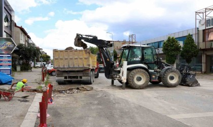 Sakarya Büyükşehir o caddeyi baştan aşağı yeniliyor