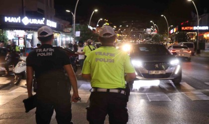 Şehrin en işlek caddesinde yüksek ses ve abart egzozla gezen araç sürücülerine ceza yağdı