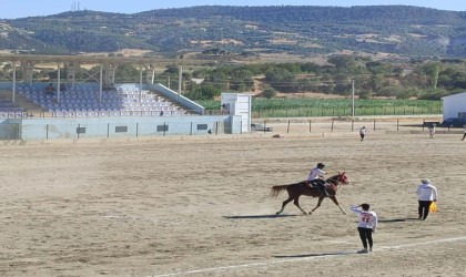 Selendide atlı ciritte yarı final heyecanı başladı