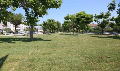 Serdivanda parklar ve spor alanları yenileniyor