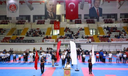 Türkiye Karate Şampiyonasının açılış seremonisi yapıldı