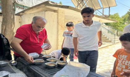 Uşakta şehitler için yüzlerce kişilik aşure hayrı yapıldı