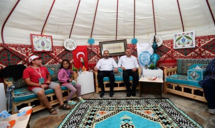 Van YYÜ Anadolunun Fethi Malazgirt Zaferinin 953. yıl dönümü etkinliklerinde yer aldı