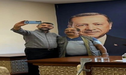 AK Parti İl Başkanı Küçükoğlu, vatandaşlarla Selfie yaptı