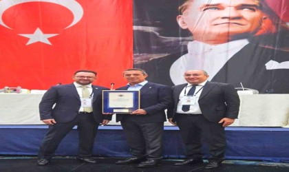 Ali Koç, Erzurum Fenerbahçeliler Derneğine akreditasyon belgesini verdi