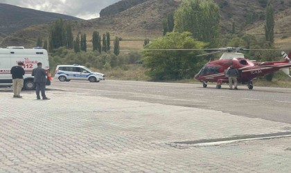 Ambulans helikopter kalp krizi geçiren hasta için Erzurum-Artvin kara yoluna indi