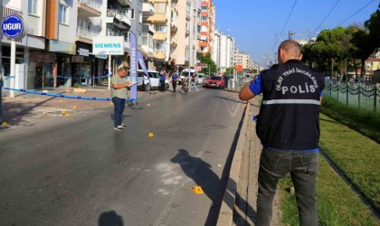 Antalyada bir işyeri kurşunlandı, yol savaş alanına döndü