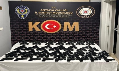 Antalyada silah kaçakçılığı operasyonu: 2 tutuklama