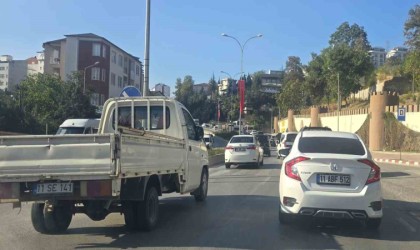 Bilecikte okulların açıldığı ilk günde trafik çilesi