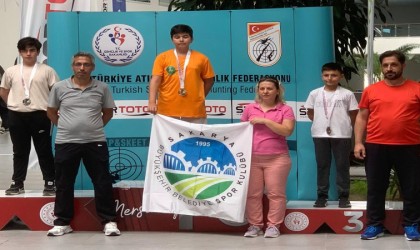 Büyükşehir sporcusundan birinciliği getiren atış