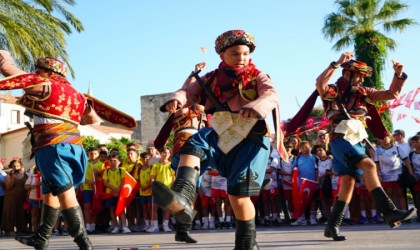 Çeşme Festivali “90larda Çeşme” teması ile başladı