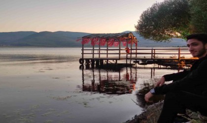 Çıldır Gölünde mest eden gün batımı manzarası