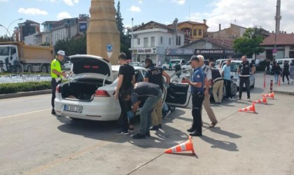 Çorumda polis ekiplerinden şok uygulamaları sürüyor