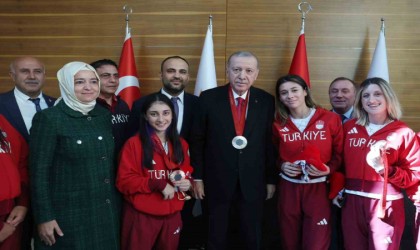 Cumhurbaşkanı Erdoğan, Türkiye Milli Paralimpik Takımını kabul etti