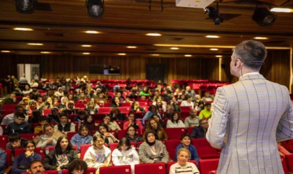 Eğitim koçu Dinç, Aile ve Kariyer Okulu ile ilgili bilgi verdi