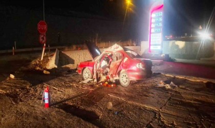 Emetteki kazada ağır yaralanan genç sürücü hayatını kaybetti