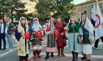 Eskişehirde ‘Bacıyan-ı Rum Fatma Bacı tarihi drama tiyatro oyunu ilgi gördü