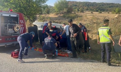 Freni boşalan otomobil devrildi: 1 yaralı