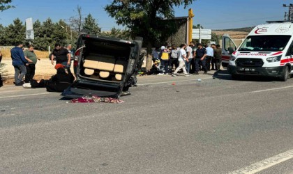 Gaziantepte 2 hafif ticari araç çarpıştı: 5 yaralı