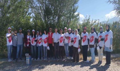 Gönüllüler Kazım Karabekir Stadyumunun çehresini değiştirdi