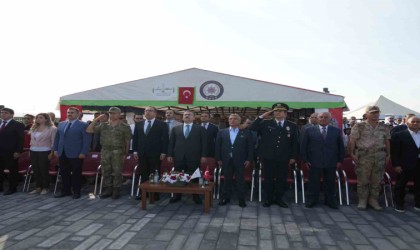 Iğdırda hain saldırıda hayatını kaybeden şehitler için yapılan anıt törenle açıldı