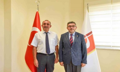 İnsan ve Toplum Bilimleri Fakültesinde bayrak değişimi