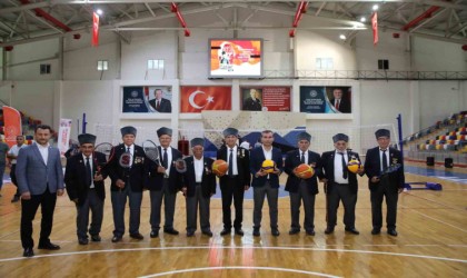 ‘Kahramanlar sahada, kalbimiz onlarla spor etkinlikleri