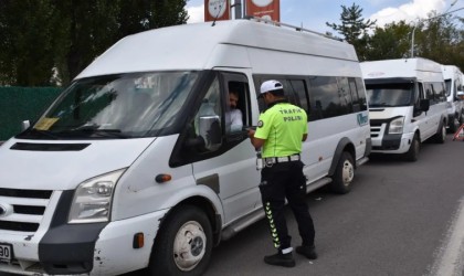 Karsta okul servisleri ve çevreleri denetlendi