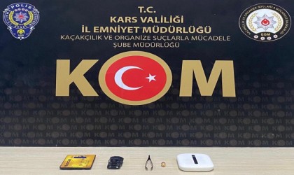 Karsta sürücü kursları sınavında kopyaya suçüstü